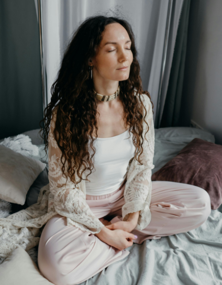 Meditation, Yoga und Inspiration mit Guruji zum Wochenbeginn – Spiritual Monday bei Gurudham